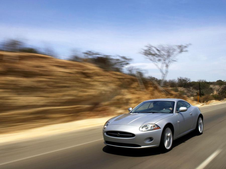  Jaguar XK Coupe 2006 года  (US) (фото 3 из 13)